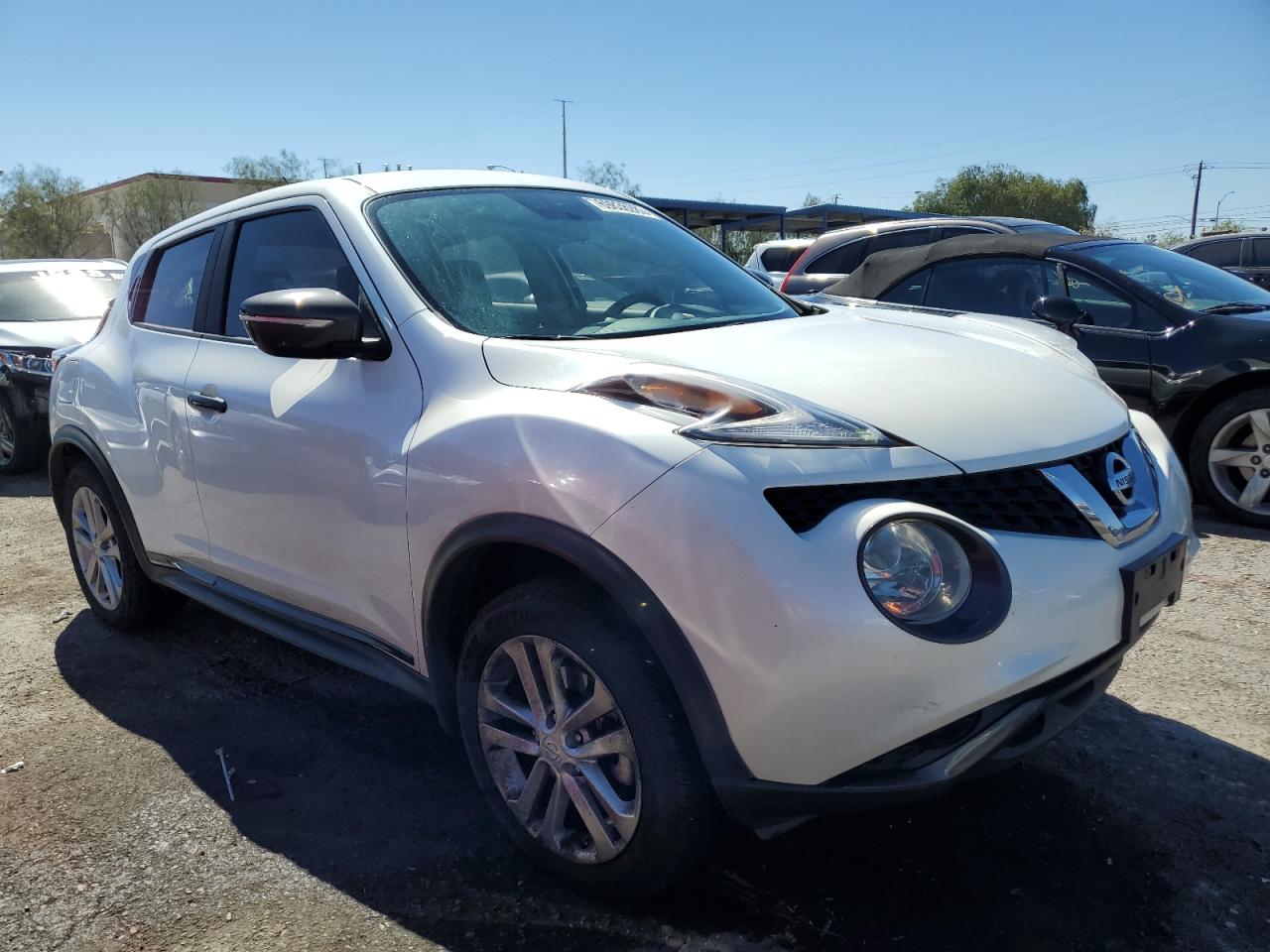 2015 Nissan Juke S vin: JN8AF5MV4FT566230