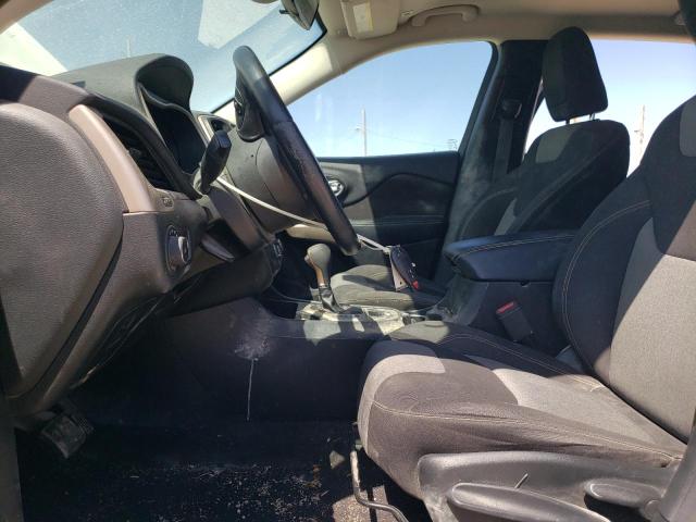 1C4PJLCBXJD621055 Jeep Cherokee Latitude