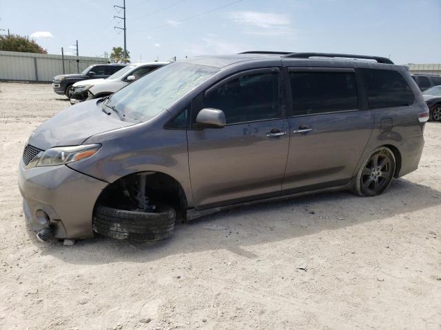 5TDXZ3DC0HS829346 2017 TOYOTA SIENNA, photo no. 1