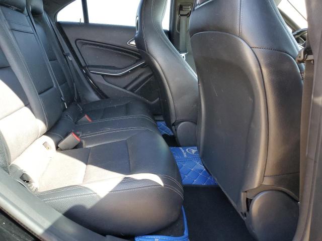 WDDSJ4EB3KN772916 Mercedes-Benz CLA 250