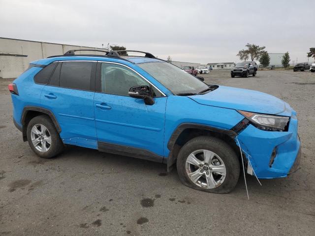 2T3P1RFV2LC112304 Toyota RAV4 XLE 4