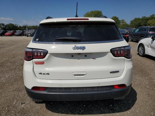 3C4NJDBB6JT331467 Jeep Compass Latitude