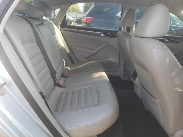 2017 VOLKSWAGEN PASSAT SEL - 1VWCM7A34HC002800