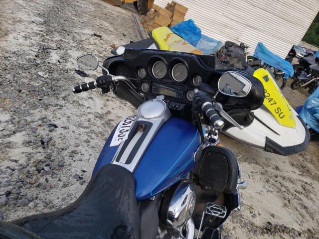 2010 HARLEY-DAVIDSON FLHTCU 1HD1FC418AB621546