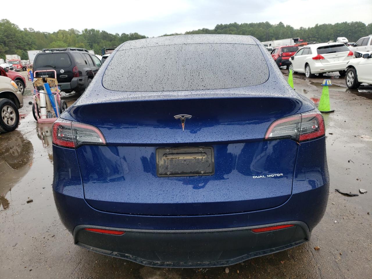 7SAYGDEE0NF327925 Tesla Model Y  6