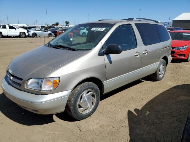 2000 Toyota Sienna LE