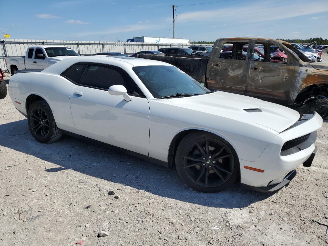 2017 Dodge Challenger Sxt vin: 2C3CDZAG1HH651974