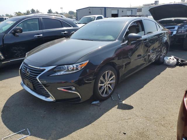 2017 Lexus ES 300h 