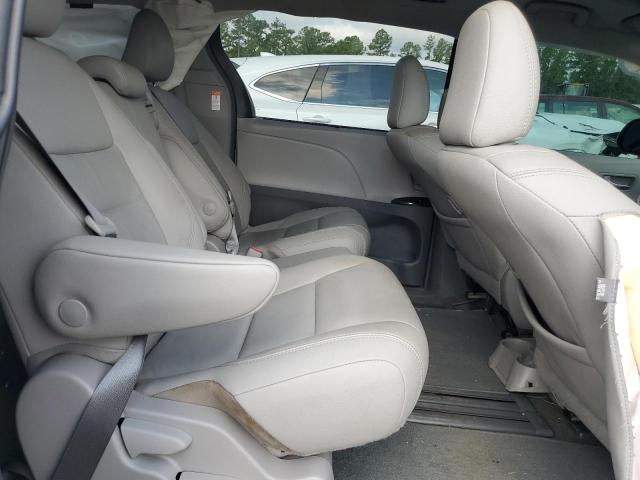 5TDYZ3DC9JS903695 Toyota SIENNA XLE