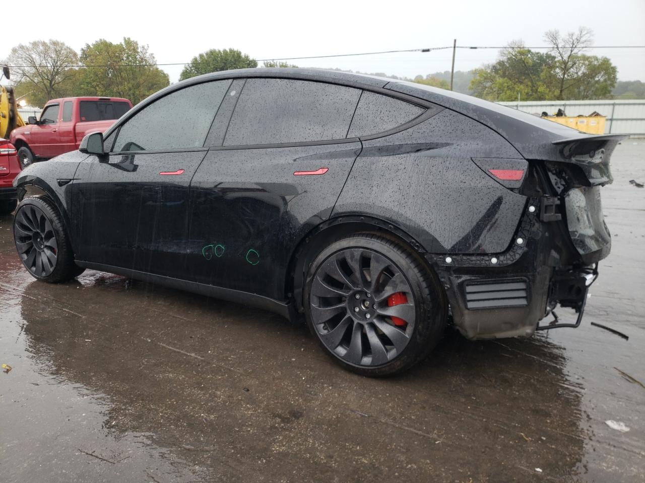 2022 Tesla Model Y vin: 7SAYGDEFXNF522861