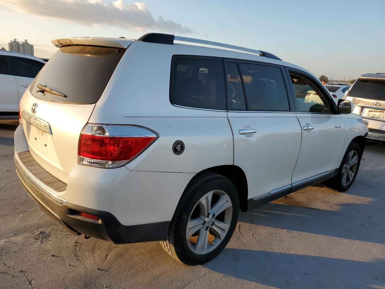 TOYOTA HIGHLANDER LIMITED