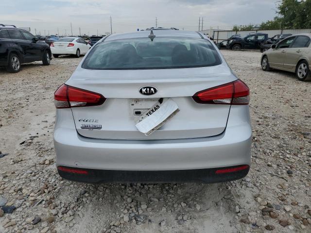 3KPFK4A70JE200649 KIA FORTE LX