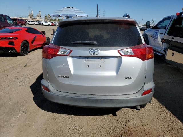 2T3WFREV2EW119334 Toyota Rav4 Xle