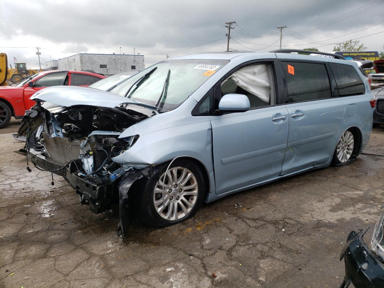 Toyota Sienna 2015 Q grade