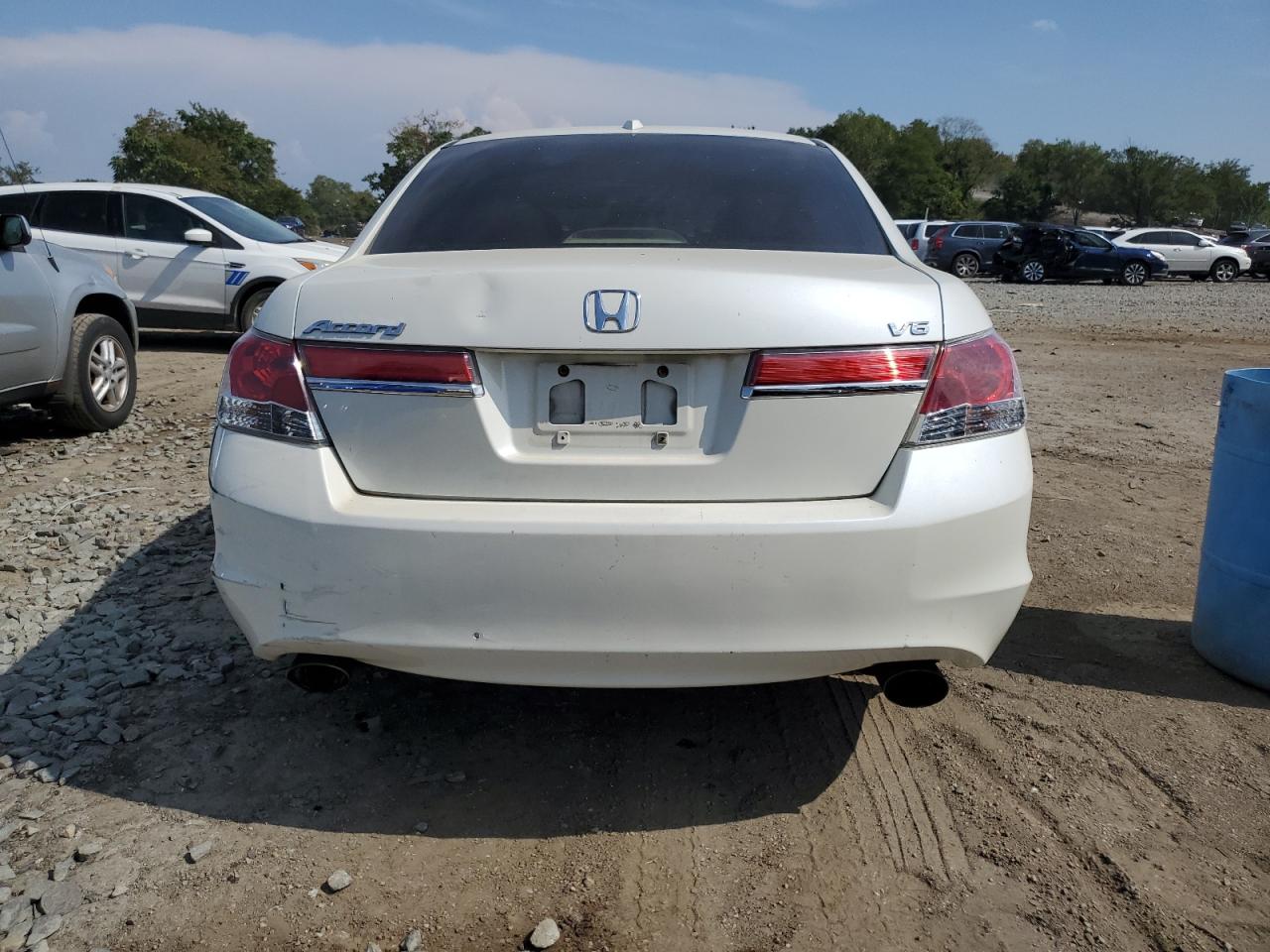 1HGCP3F81BA004886 2011 Honda Accord 3.5 Ex-L