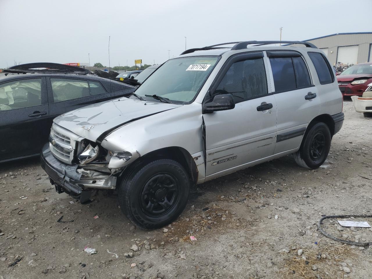 CHEVROLET TRACKER 2002 silver  gas 2CNBE13C926934704 photo #1