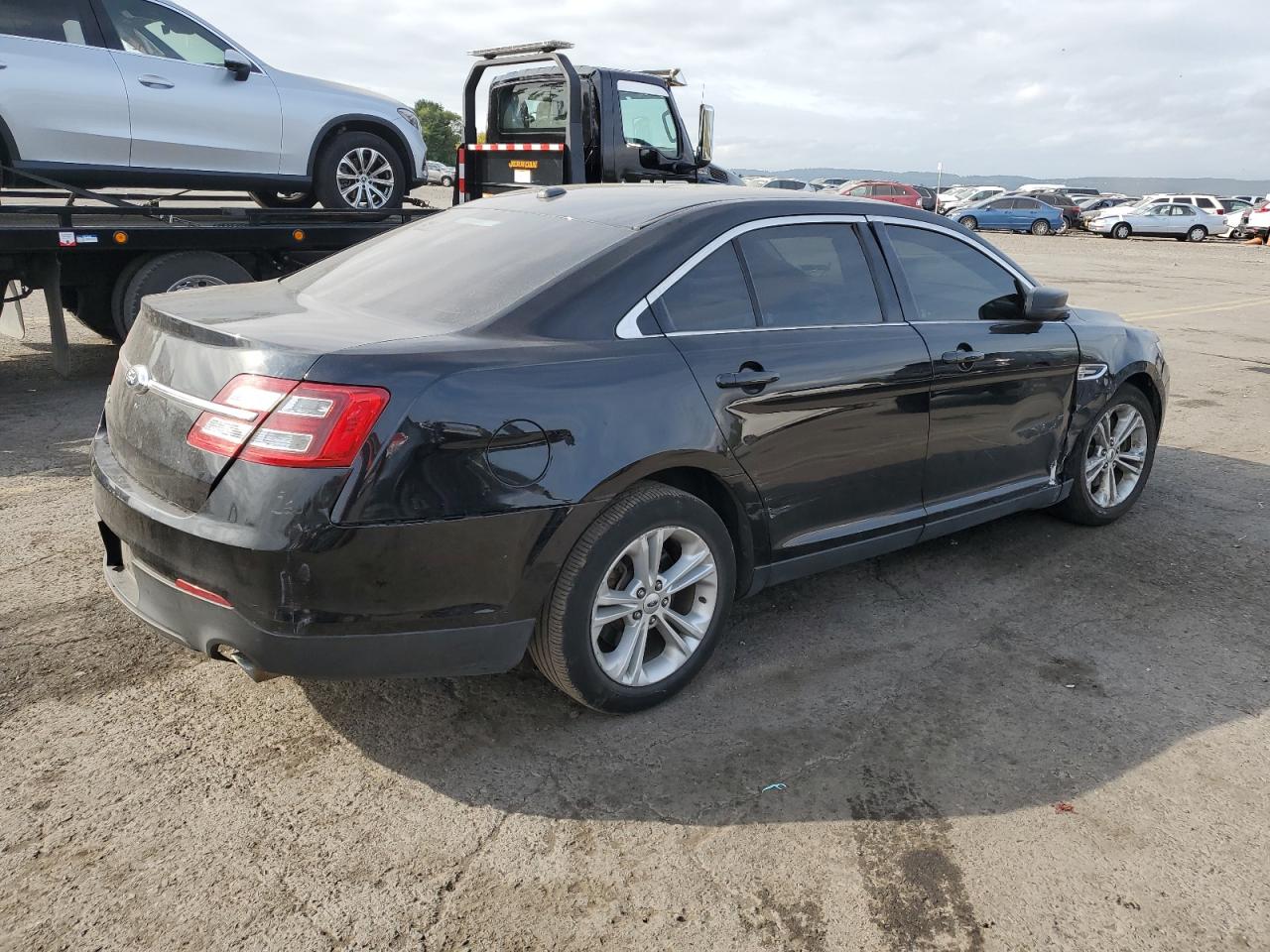 Lot #2994093261 2018 FORD TAURUS SE