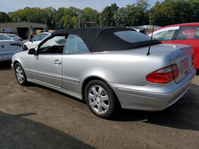 MERCEDES-BENZ CLK 320 2000 silver  gas WDBLK65G6YT051379 photo #3