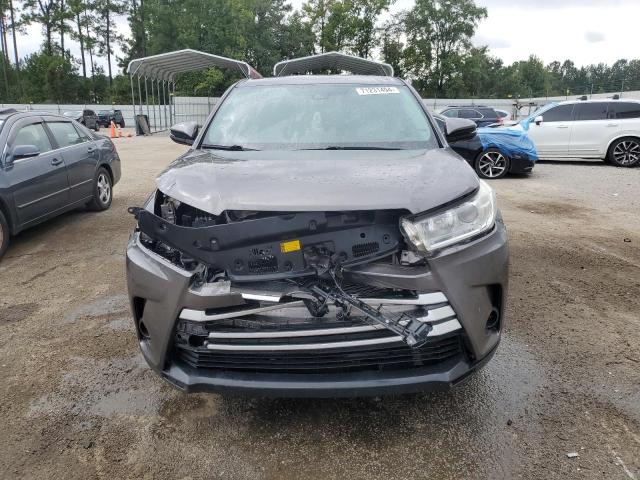 VIN 5TDZARFH7JS035994 2018 Toyota Highlander, LE no.5