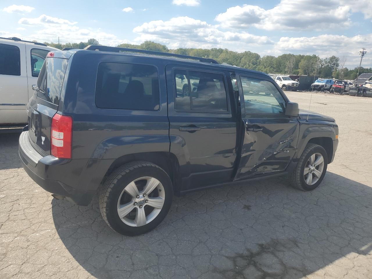 Lot #3021001293 2015 JEEP PATRIOT LA