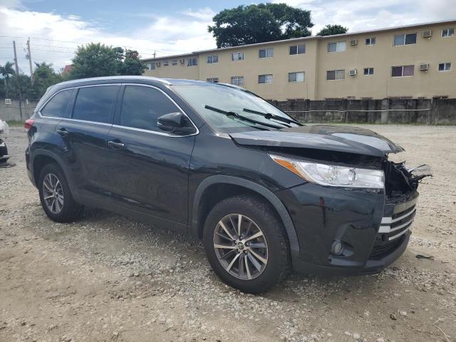 VIN 5TDKZRFHXKS564058 2019 Toyota Highlander, SE no.4