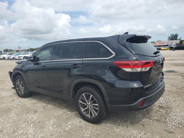 VIN 5TDKZRFHXKS564058 2019 Toyota Highlander, SE no.2