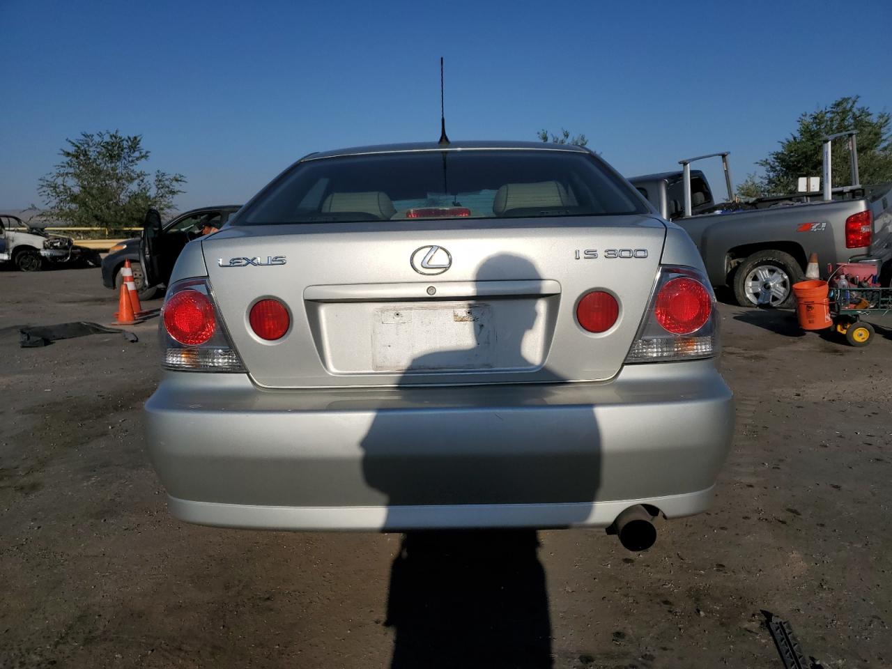 Lot #2845967416 2002 LEXUS IS 300