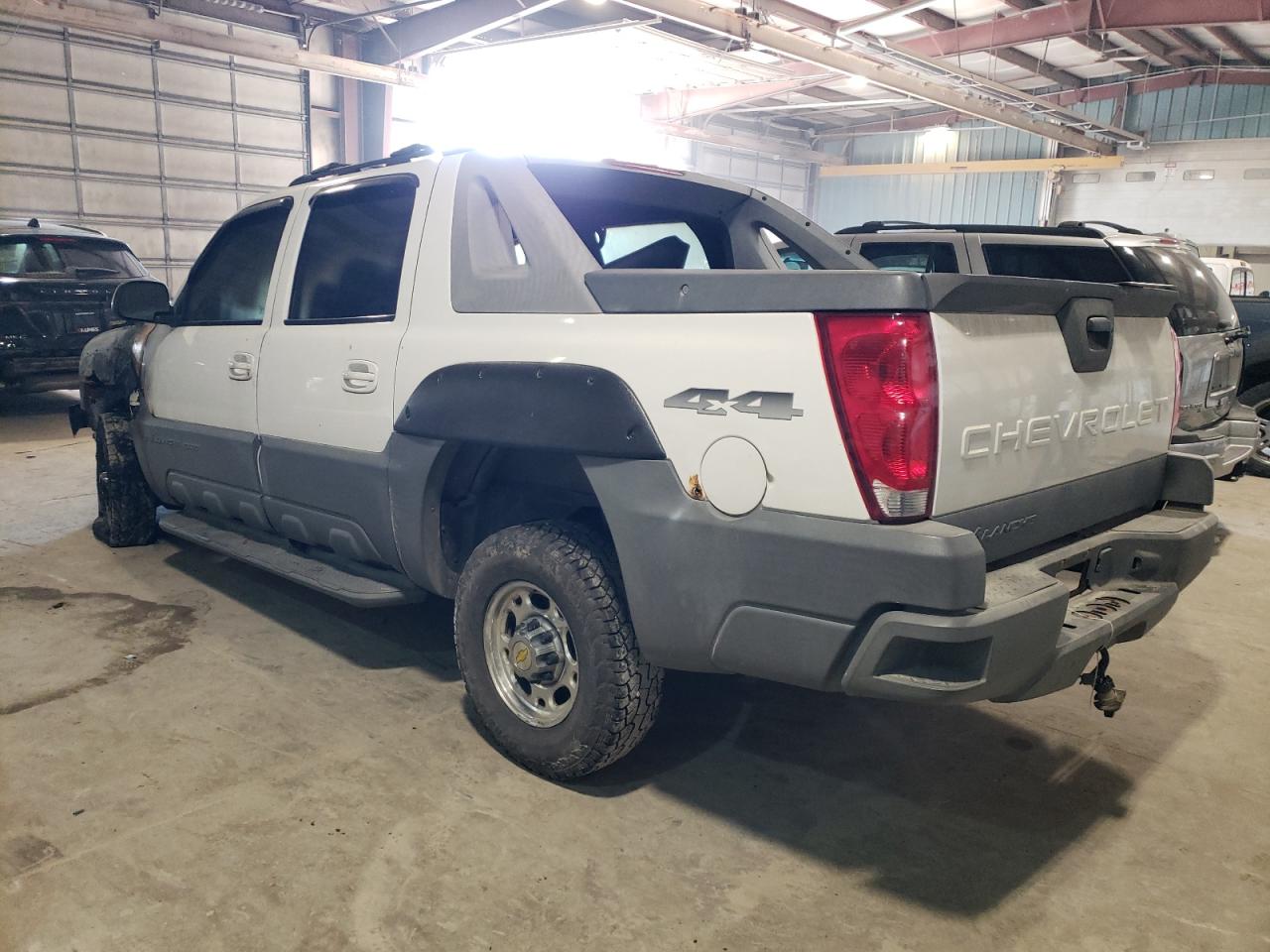 CHEVROLET AVALANCHE 2002 white  gas 3GNGK23GX2G229126 photo #3