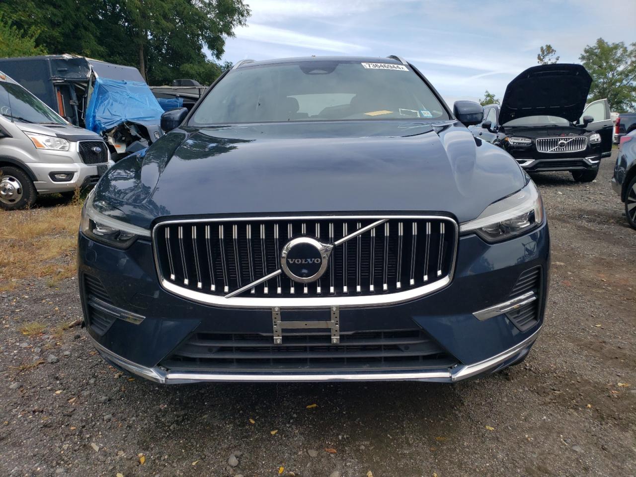 Lot #2874358954 2022 VOLVO XC60 B6 IN