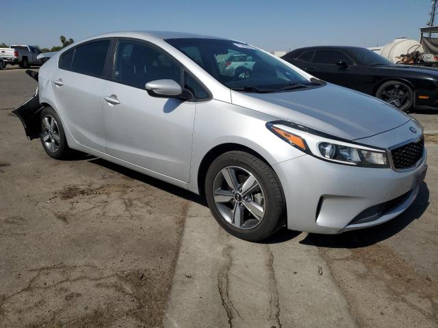 VIN 3KPFL4A70JE193019 2018 KIA Forte, LX no.4