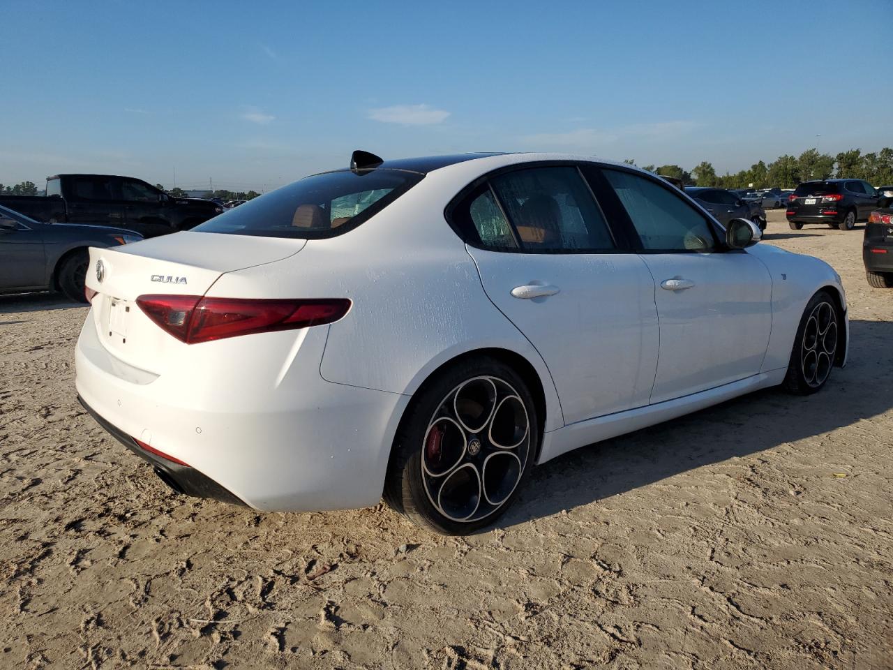 ALFA ROMEO GIULIA SUP 2022 white  gas ZARFAMBNXN7654757 photo #4