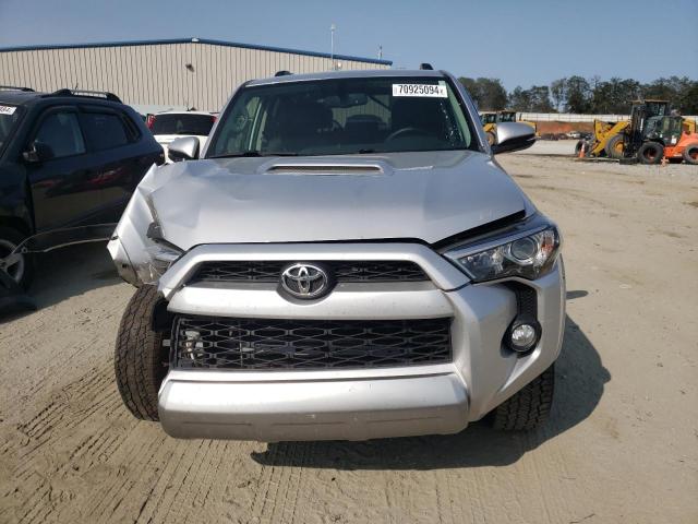 2019 TOYOTA 4RUNNER SR - JTEBU5JR9K5631614
