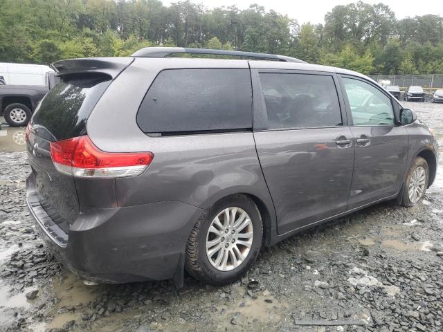 VIN 5TDYK3DC3ES522774 2014 Toyota Sienna, Xle no.3