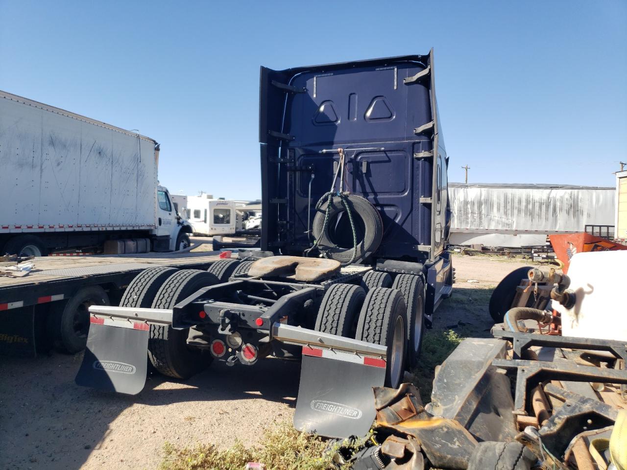 Lot #2952462369 2020 FREIGHTLINER CASCADIA 1