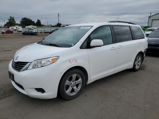 2011 TOYOTA SIENNA LE 2011