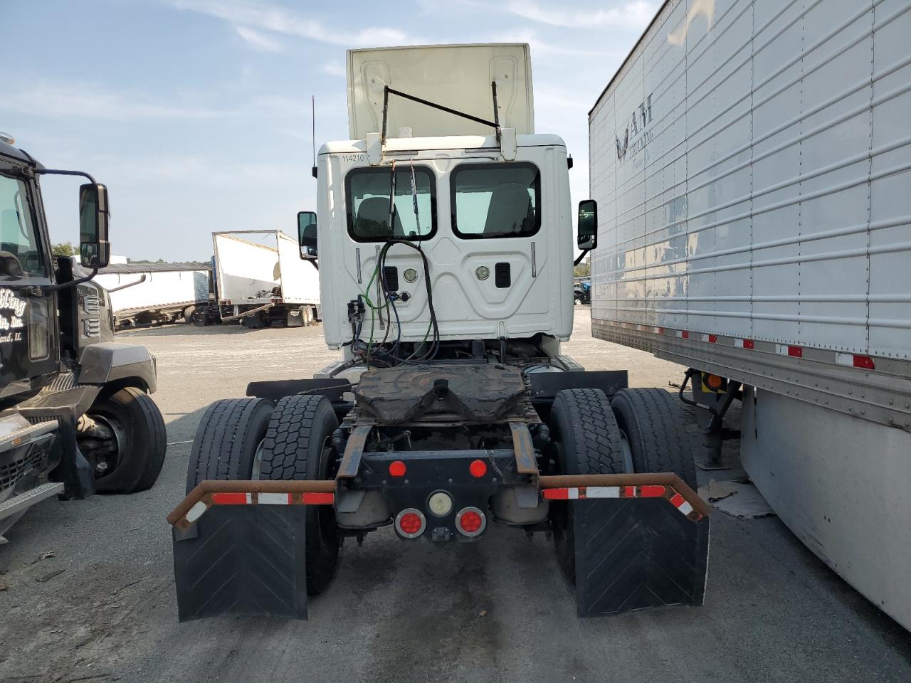 Lot #2831561378 2015 FREIGHTLINER CASCADIA 1