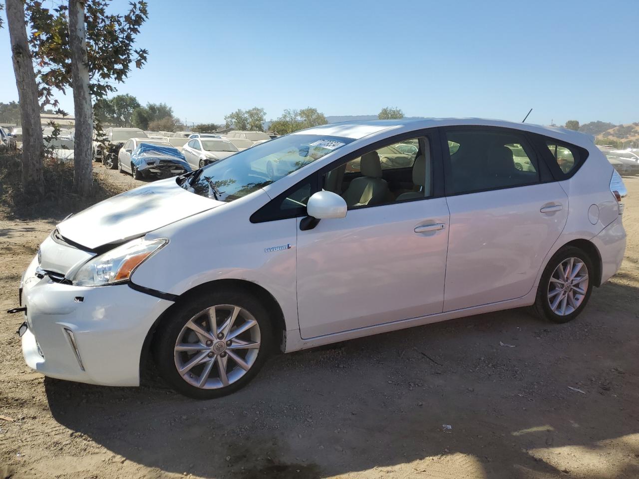 Toyota Prius V 2012 ZVW41L