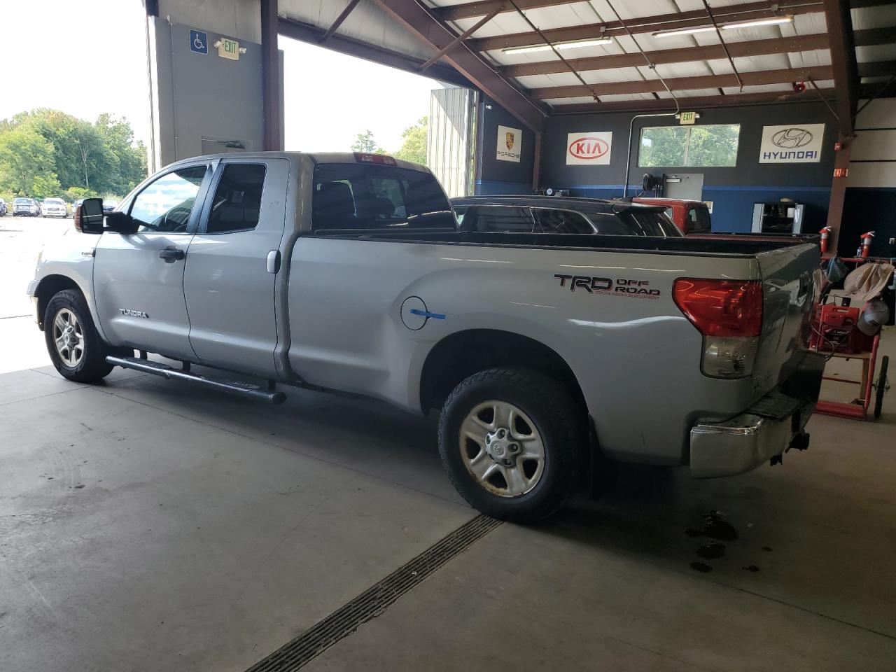 Lot #2819101374 2008 TOYOTA TUNDRA DOU