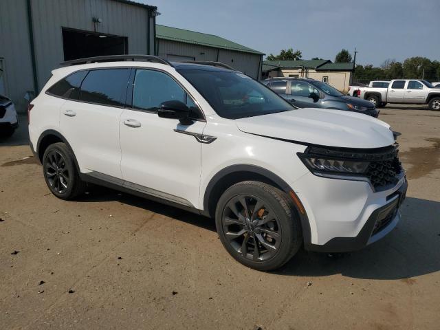 2022 KIA SORENTO EX - 5XYRHDLF7NG118152