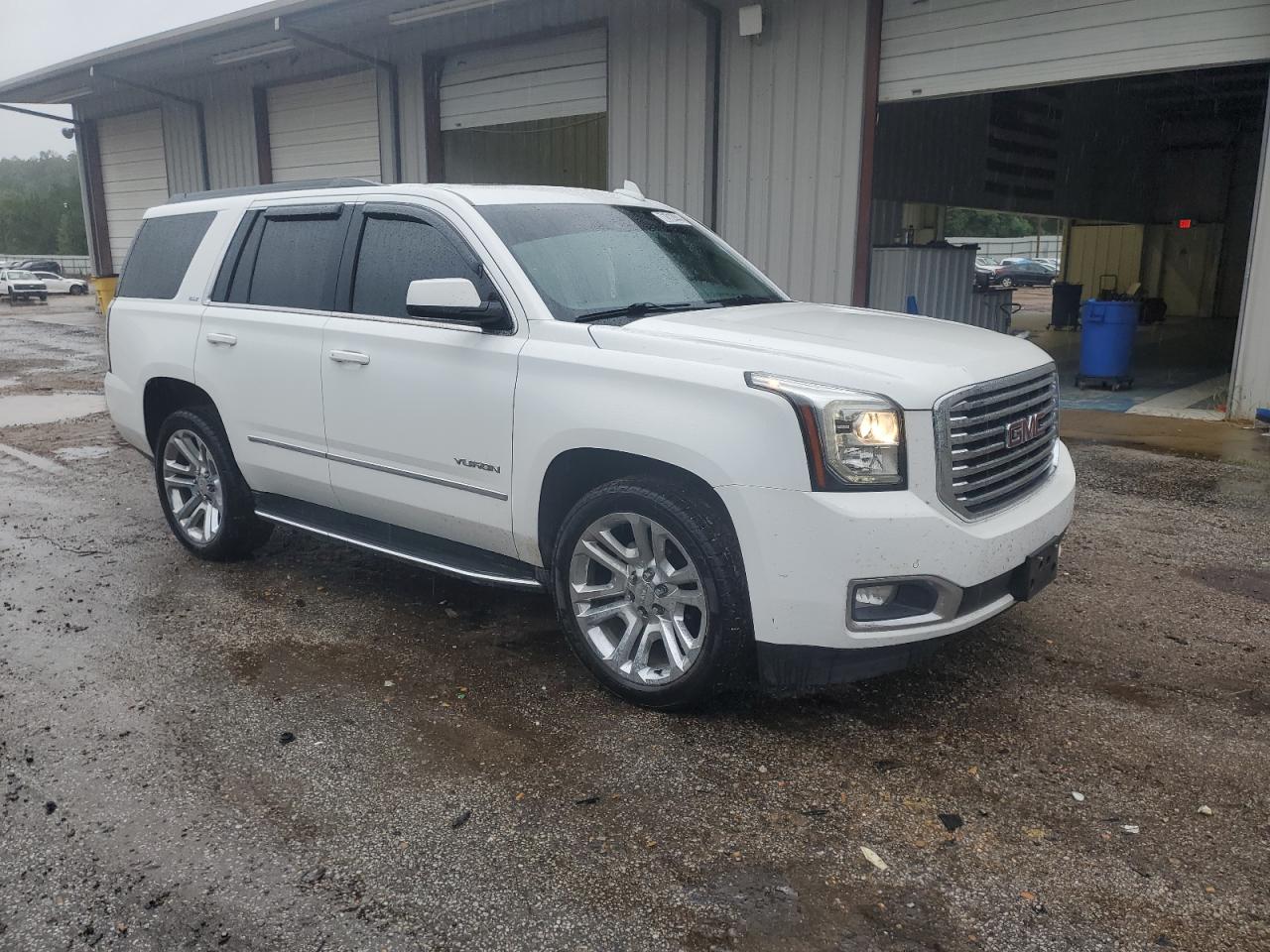 Lot #2893525611 2018 GMC YUKON DENA