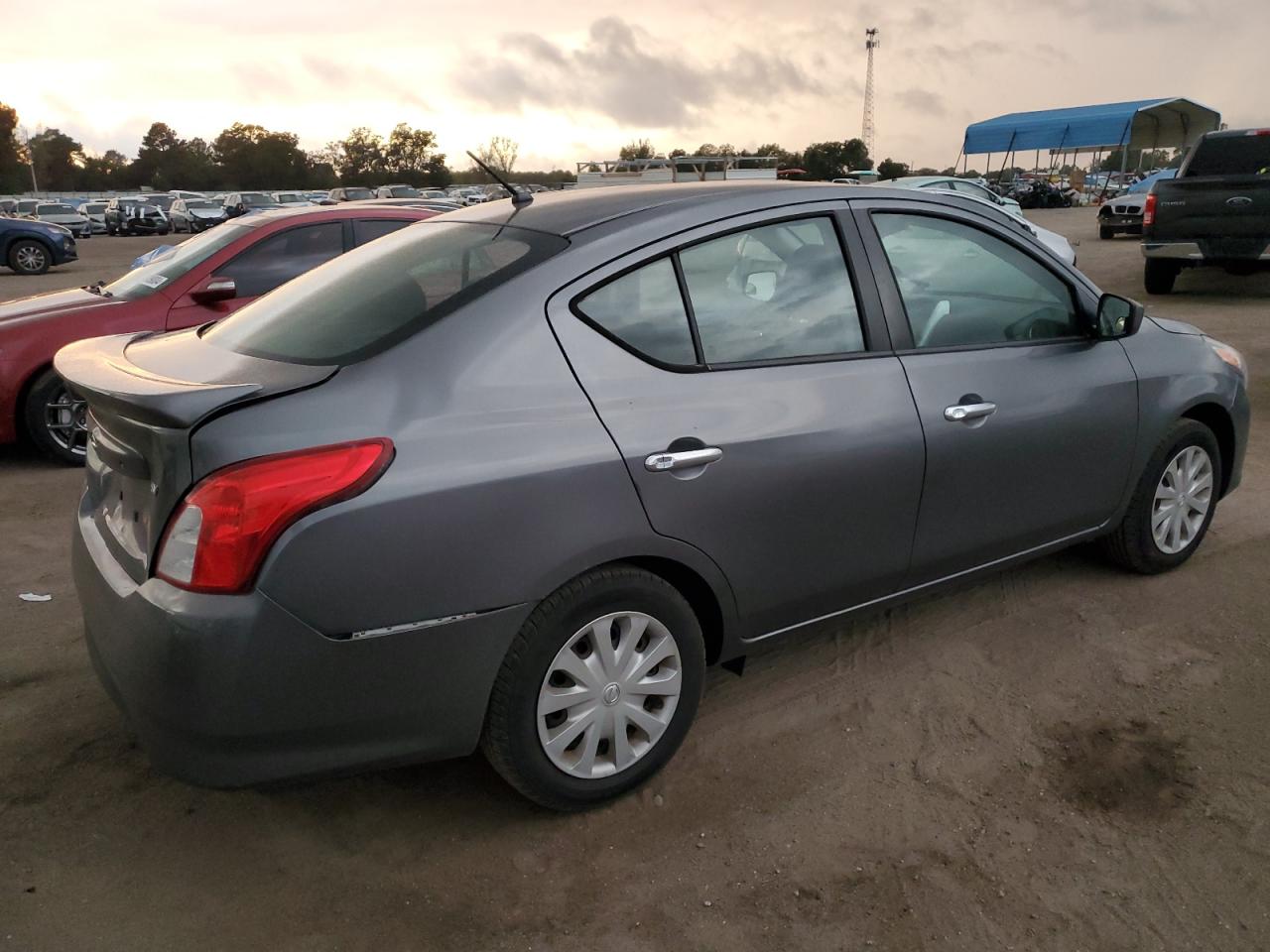 Lot #2874501289 2018 NISSAN VERSA S