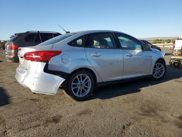 VIN 1FADP3F27FL243681 2015 Ford Focus, SE no.3