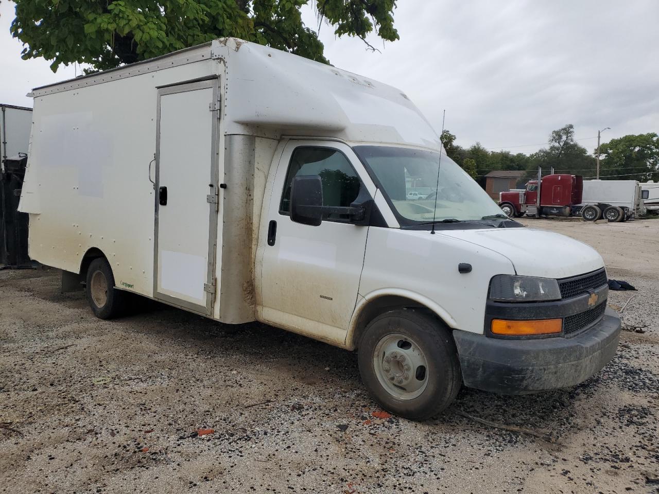 Lot #2919180837 2019 GMC SAVANA CUT