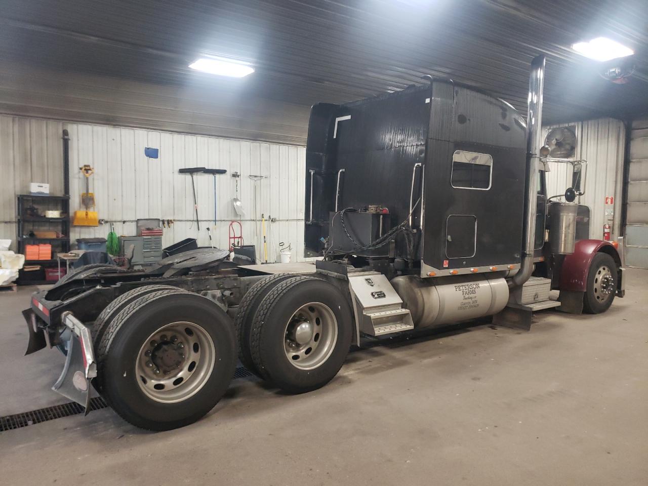 Lot #2919165759 2005 PETERBILT 379