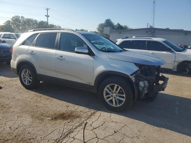 VIN 5XYKTCA69FG597673 2015 KIA Sorento, LX no.4