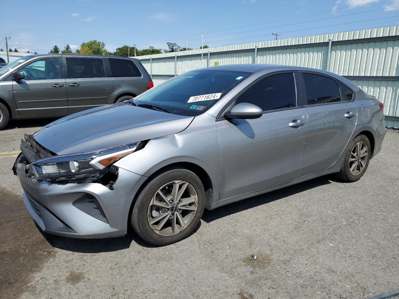 3KPF24AD4PE569898 - 2023 KIA FORTE