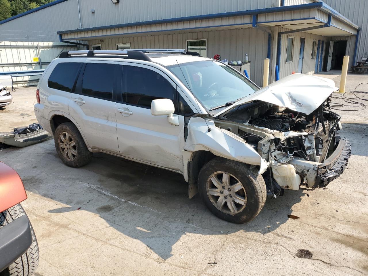 Lot #2821196084 2010 MITSUBISHI ENDEAVOR L