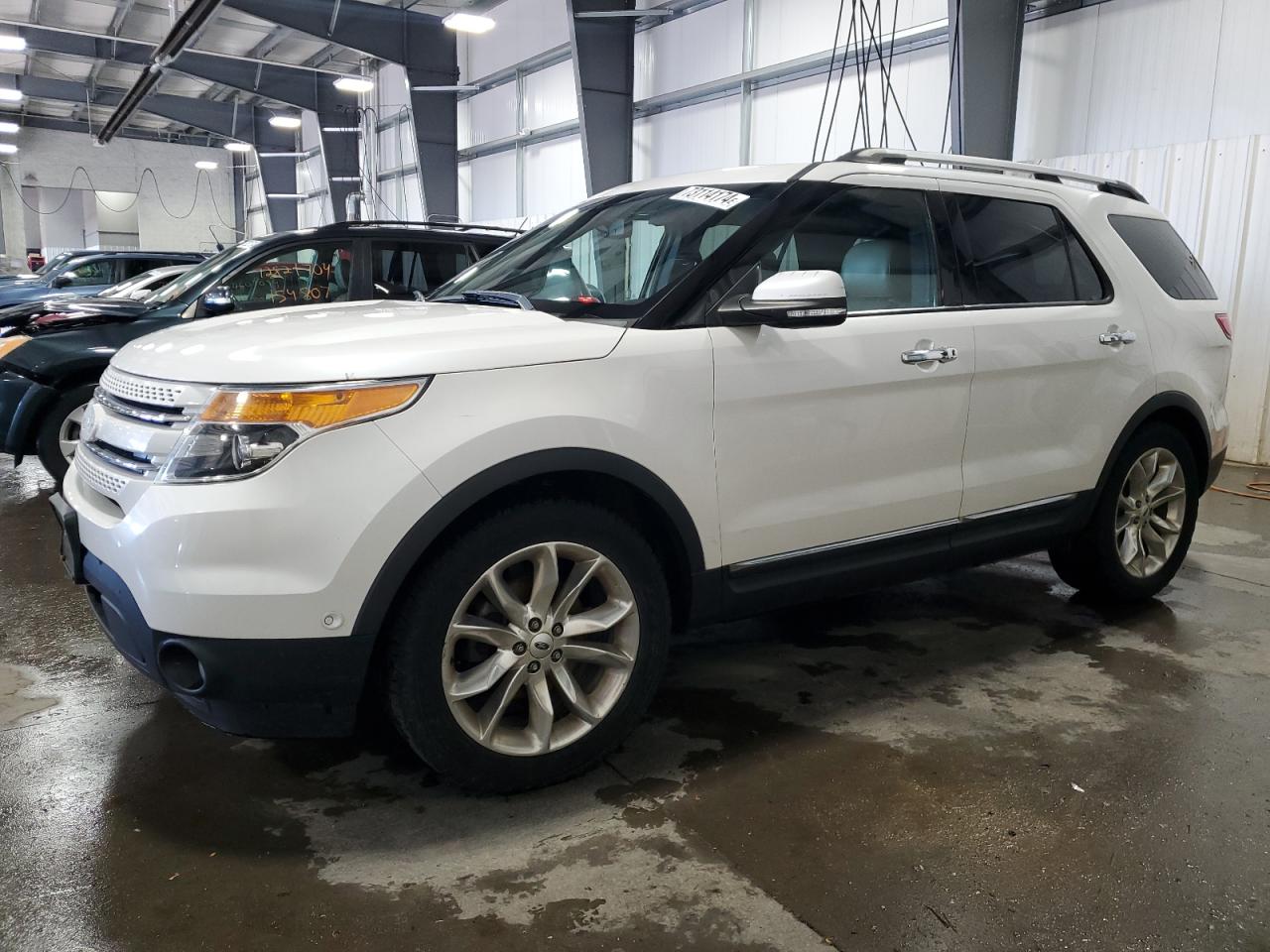  Salvage Ford Explorer