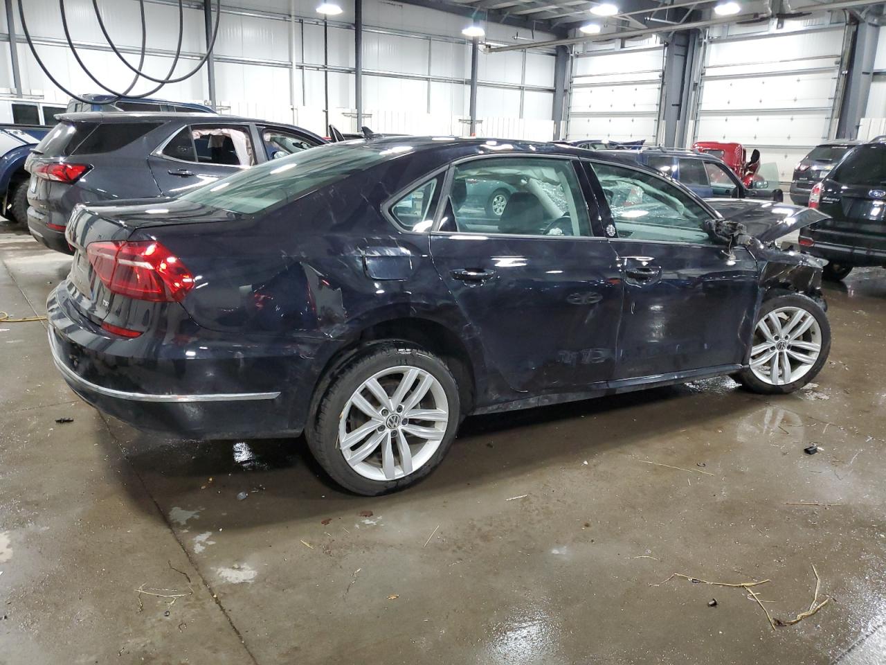 Lot #2905055193 2019 VOLKSWAGEN PASSAT WOL