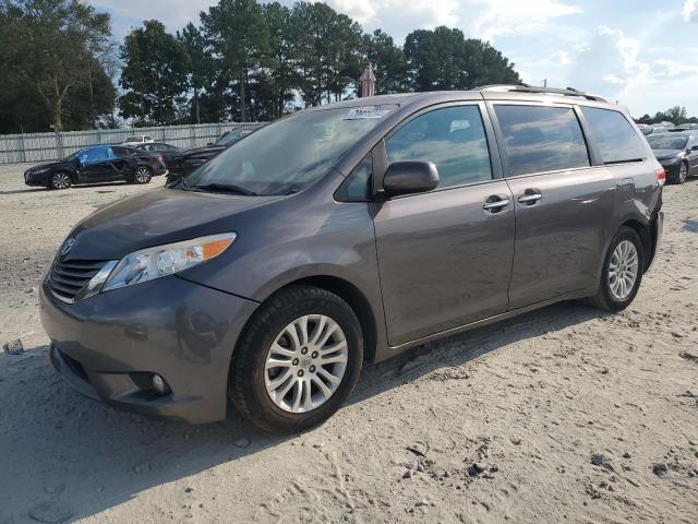 VIN 5TDYK3DC6ES450727 2014 Toyota Sienna, Xle no.1